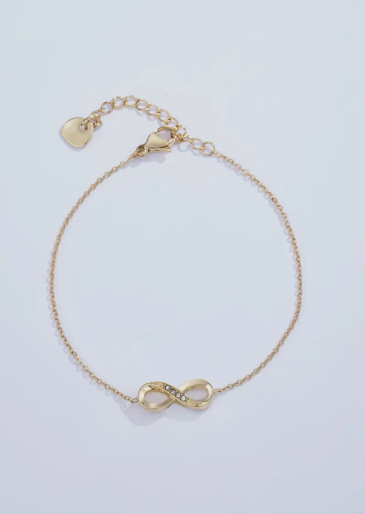 Infinity – Feines Edelstahl-Armband mit Infinity-Zeichen und Steinchendetail