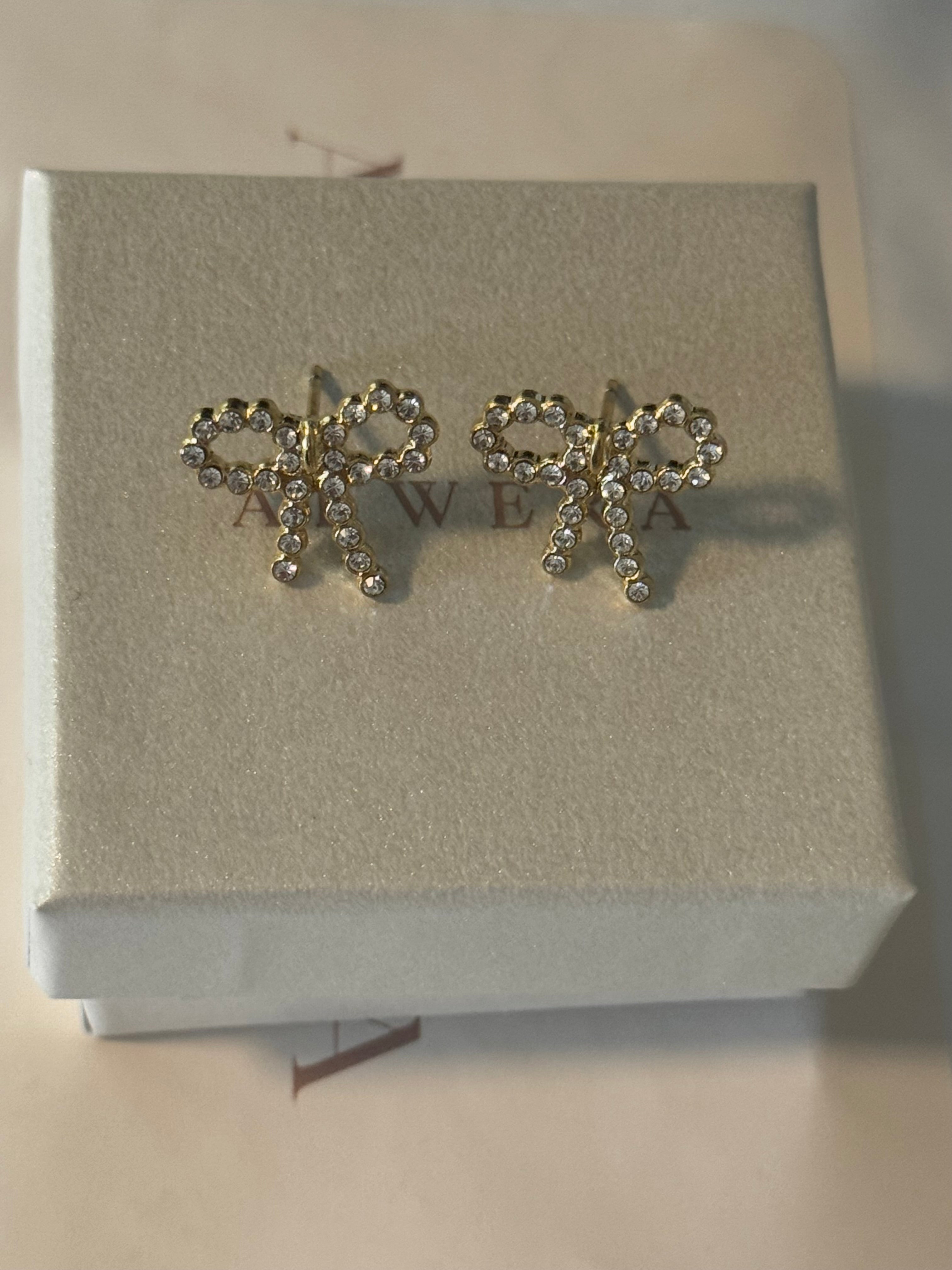 Noelle – Delicate stainless steel earrings with small bow 90987