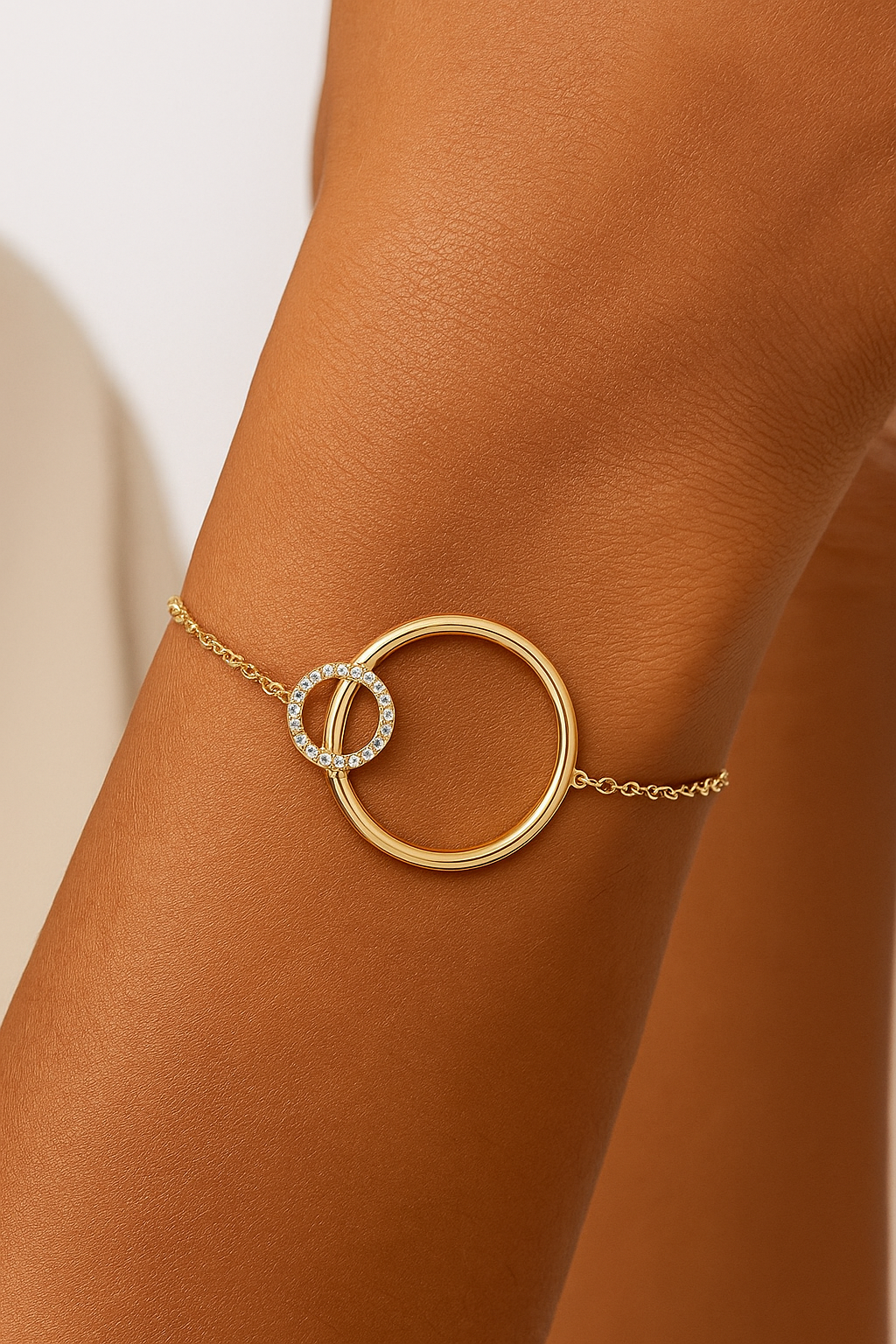 Valeria - feminines Edelstahl-Armband mit Zweikreis-Motiv