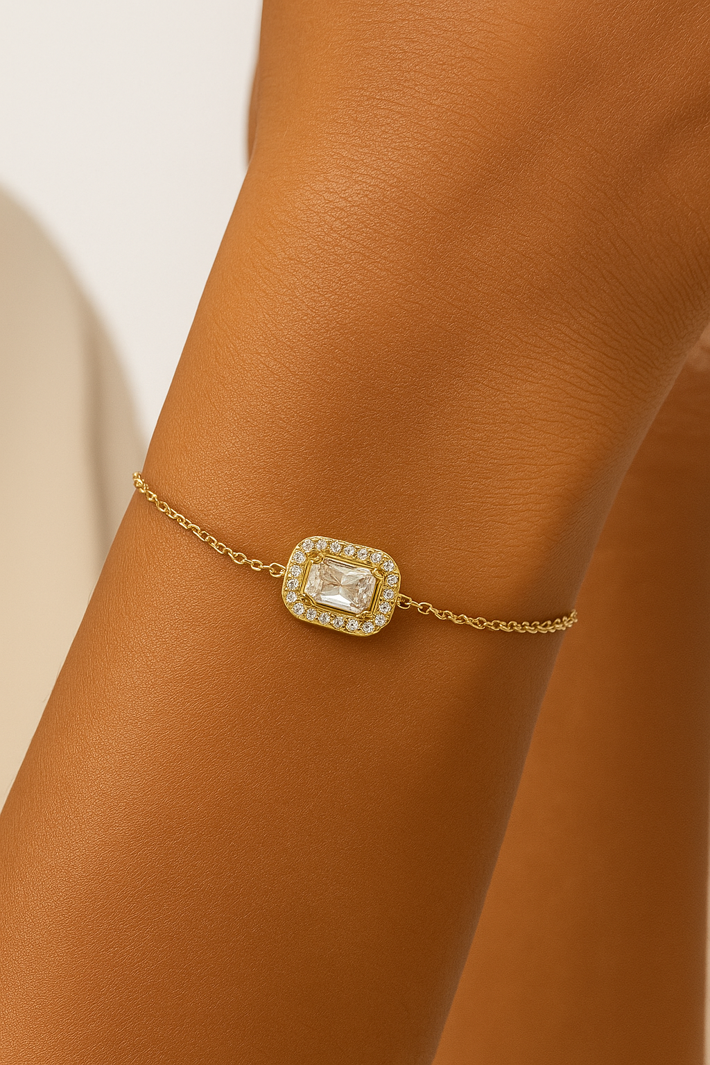 Anastasia -  Edelstahl-Armband mit rechteckigen Stein